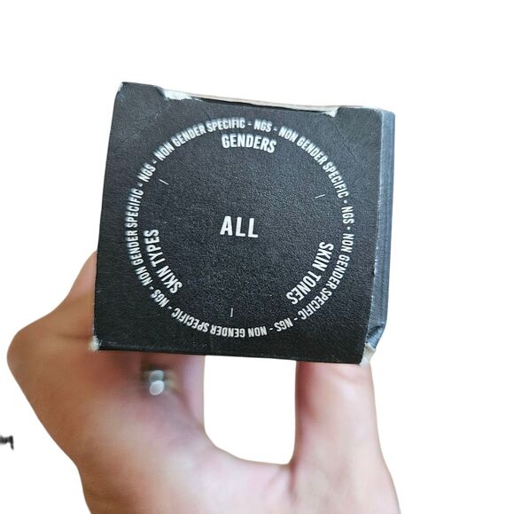 Non Gender Specific Phytonutrient Concentrate Full Size Face Oil - Picture 3 of 6